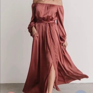 Off the shoulder Maxi Dress